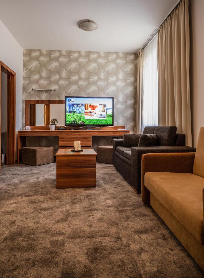 Hotel Ring 3*
